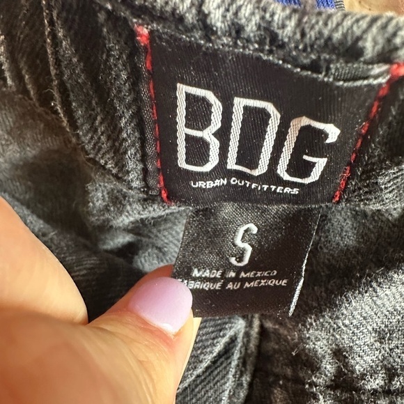 Urban Outfitters BDG ⋆ Black High Waisted Mom Shorts baggy size small - Picture 5 of 5